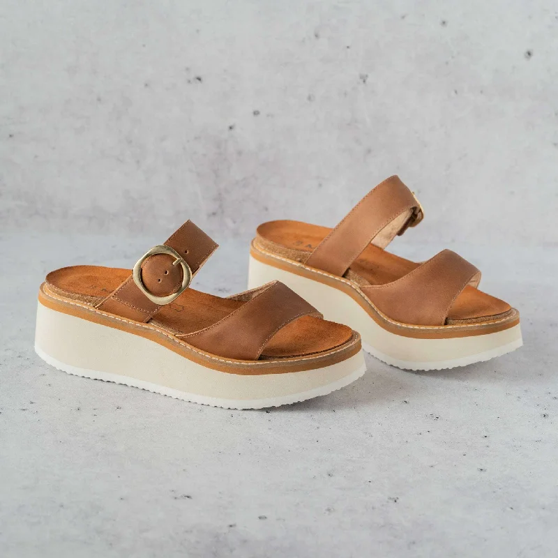 LATTE BROWN LEATHER