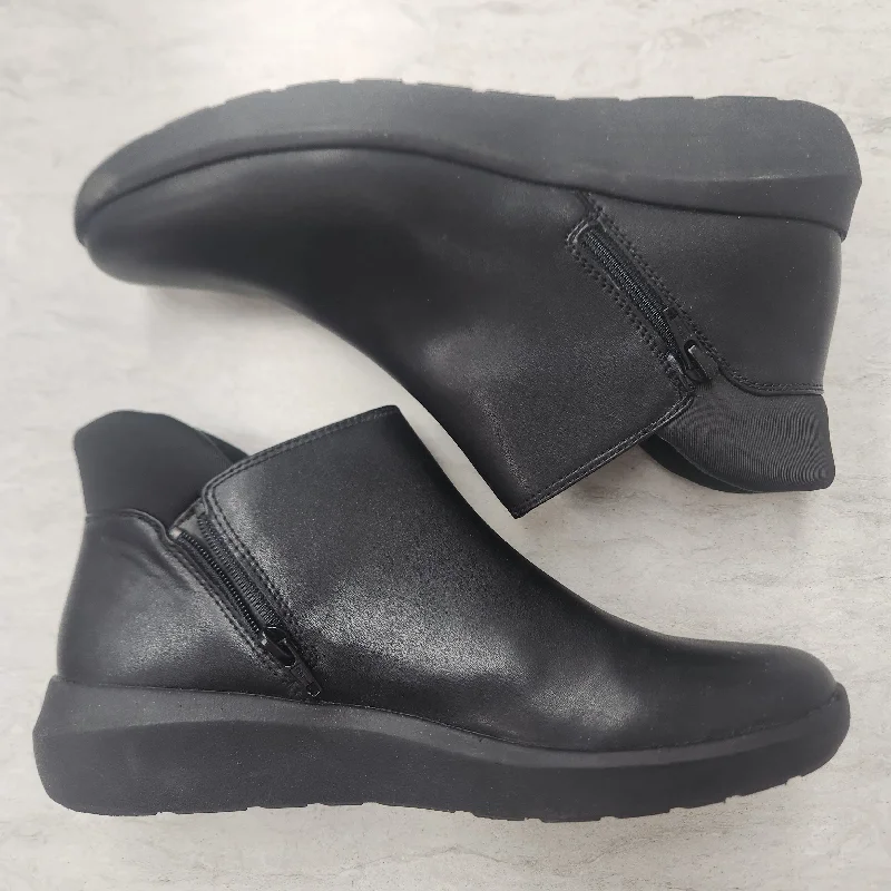 Boots Ankle Flats By Clarks In Black, Size: 9 Hiking Boot Durability Style  